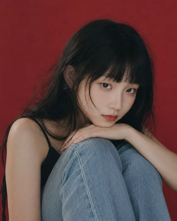 AI 写真 · 红色坐姿
